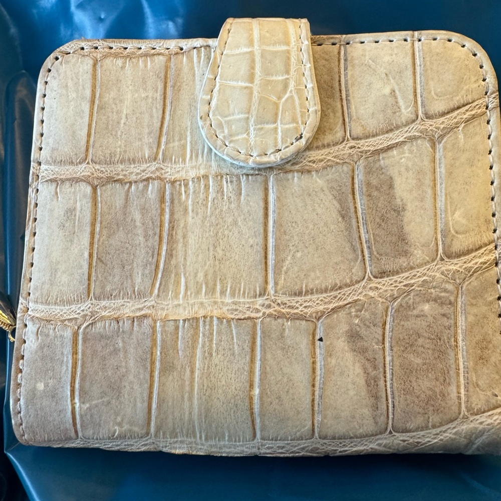Elegant Genuine Natural Alligator Women's wallet